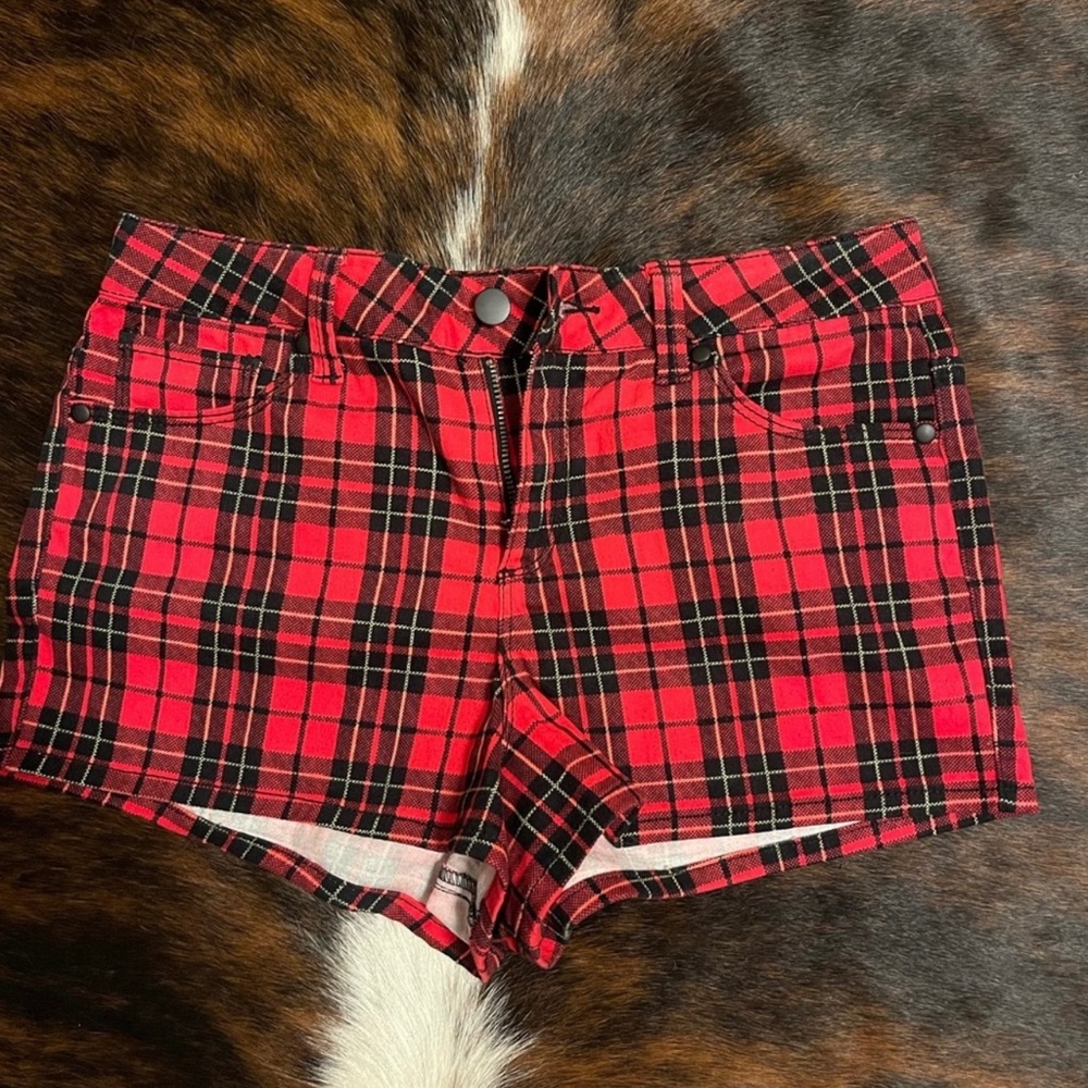 Plaid shorts size 27